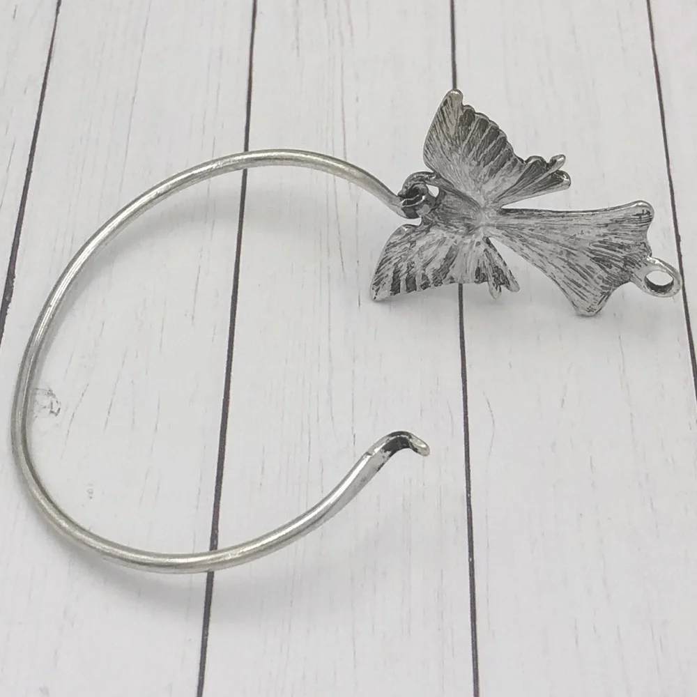 🌼 Angel Silver Bangle Bracelet